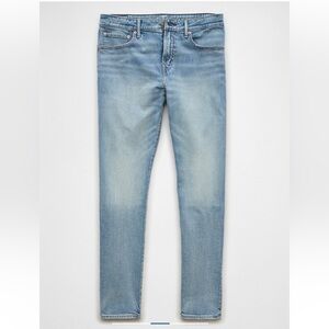 American eagle athletic fit jeans Men's Light Blue Jeans 32 x 34